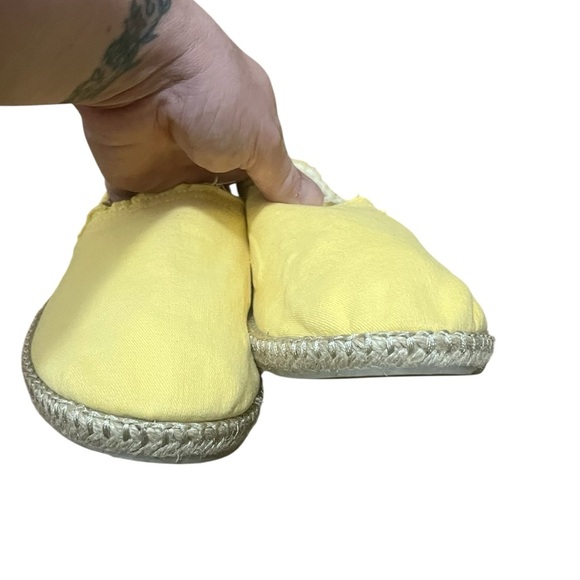 Vionic Beach NWOT Laguna yellow espadrille slip on shoes - Picture 6 of 9
